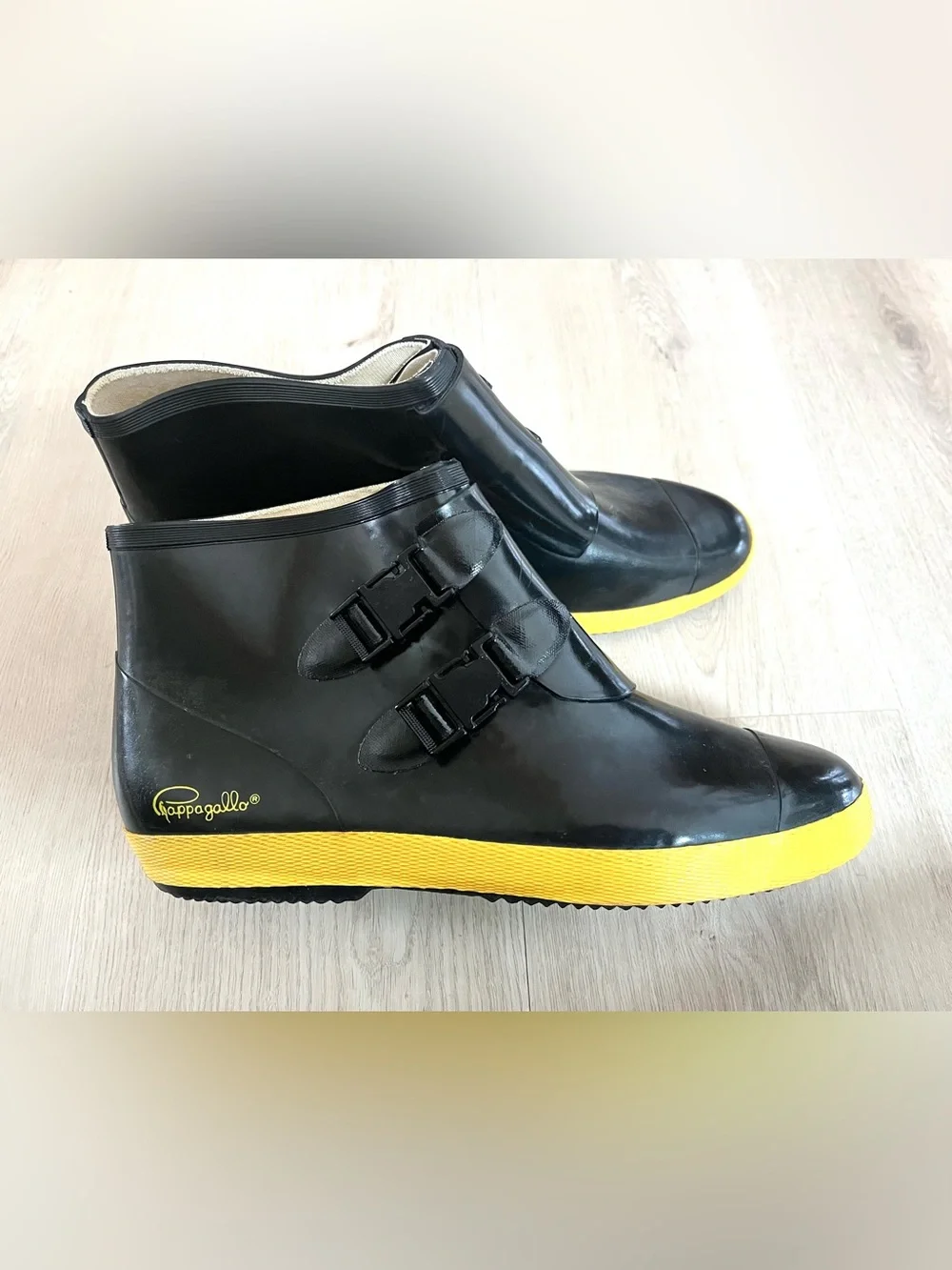 Pappagallo Black and Yellow Ankle Rain Boots, Sz 10